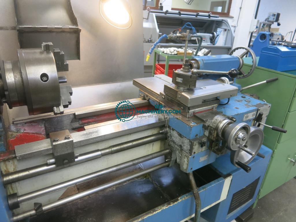 Leit- und Zugspindeldrehmaschine