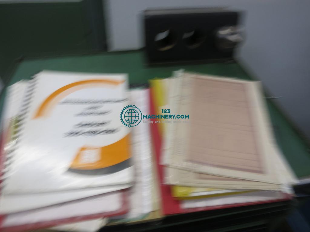 Leit- und Zugspindeldrehmaschine