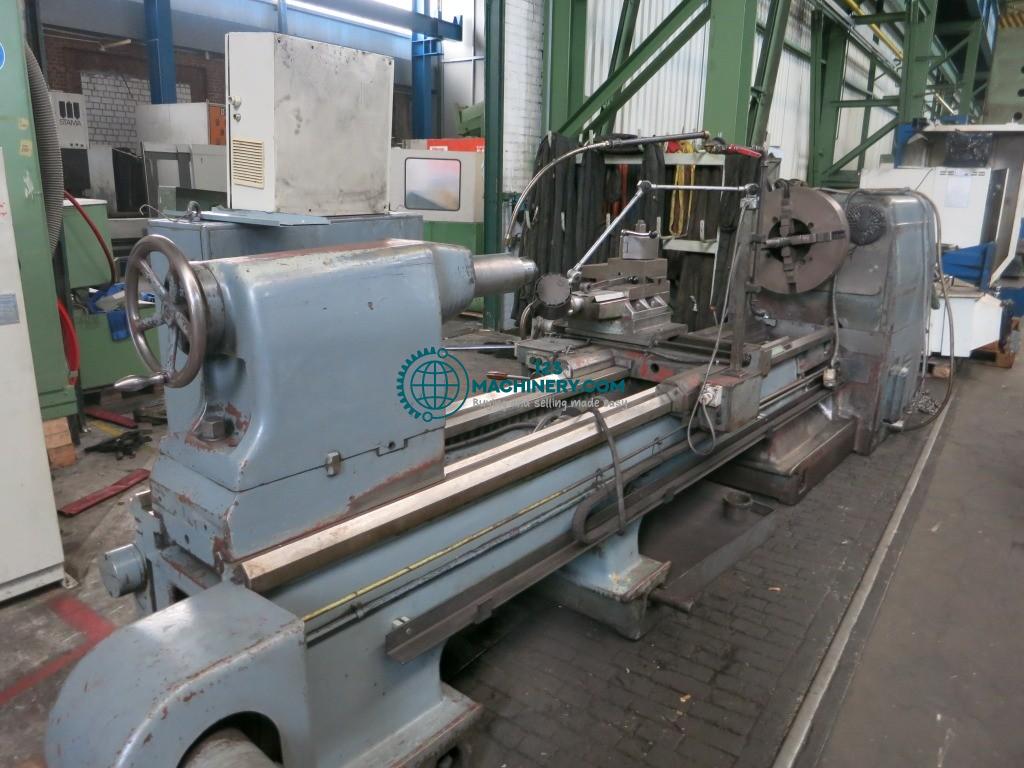 Leit- und Zugspindeldrehmaschine