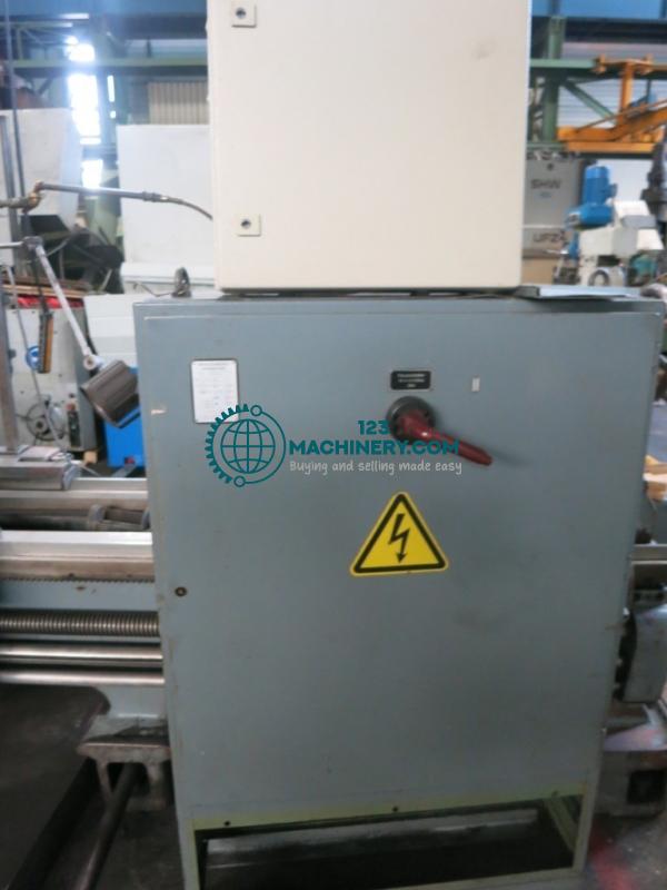 Leit- und Zugspindeldrehmaschine