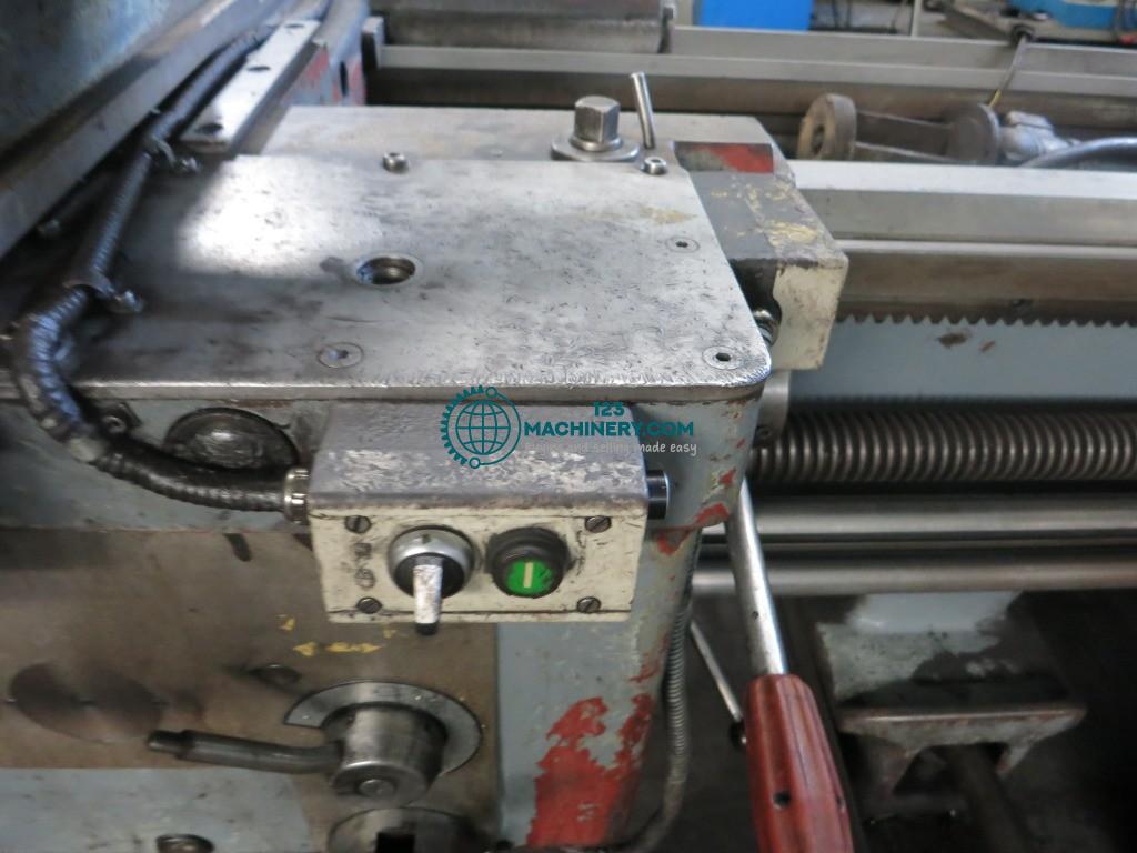 Leit- und Zugspindeldrehmaschine