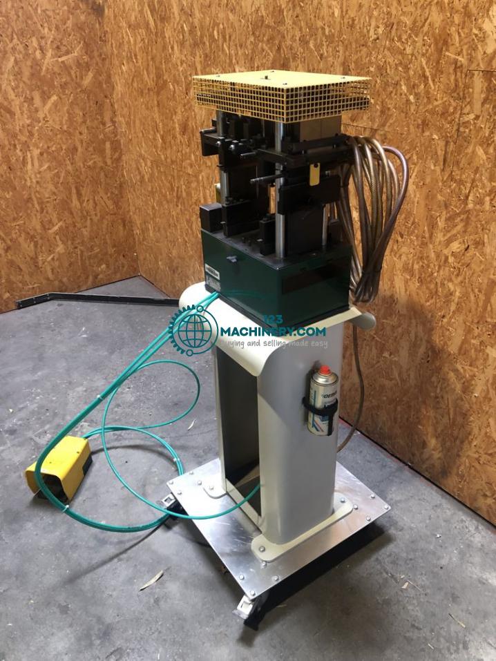 Afficher l`annonce Oemme s.p.a. P-20-V stamping machine