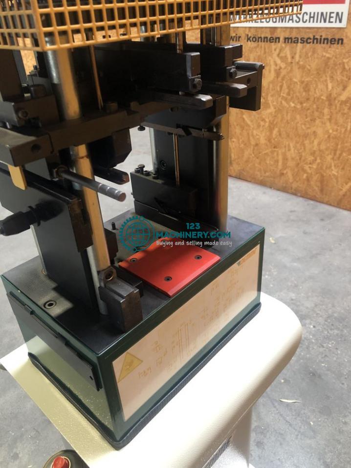 Afficher l`annonce Oemme s.p.a. P-20-V stamping machine