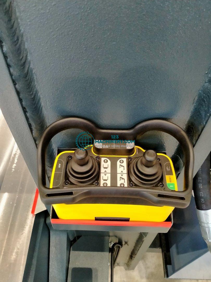 Mostrar anuncio Hydraulic workshop press SICMI PMM 300 ME