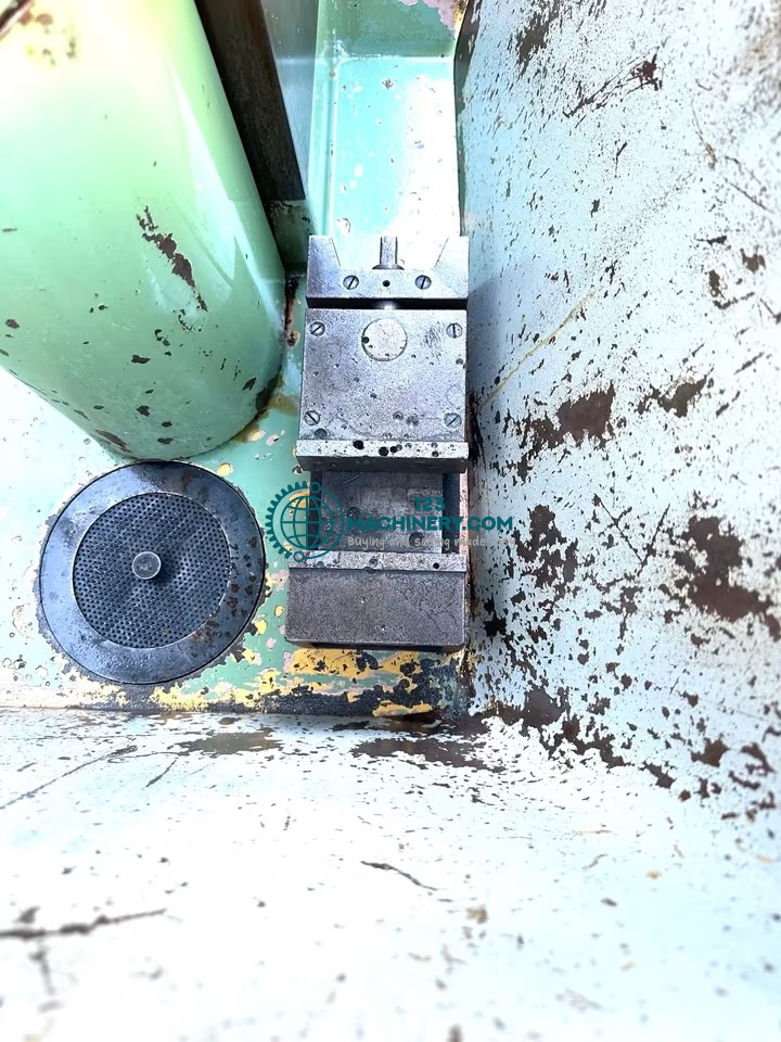 Macmon M100 Universalfräsmaschine mit Vertikalkopf