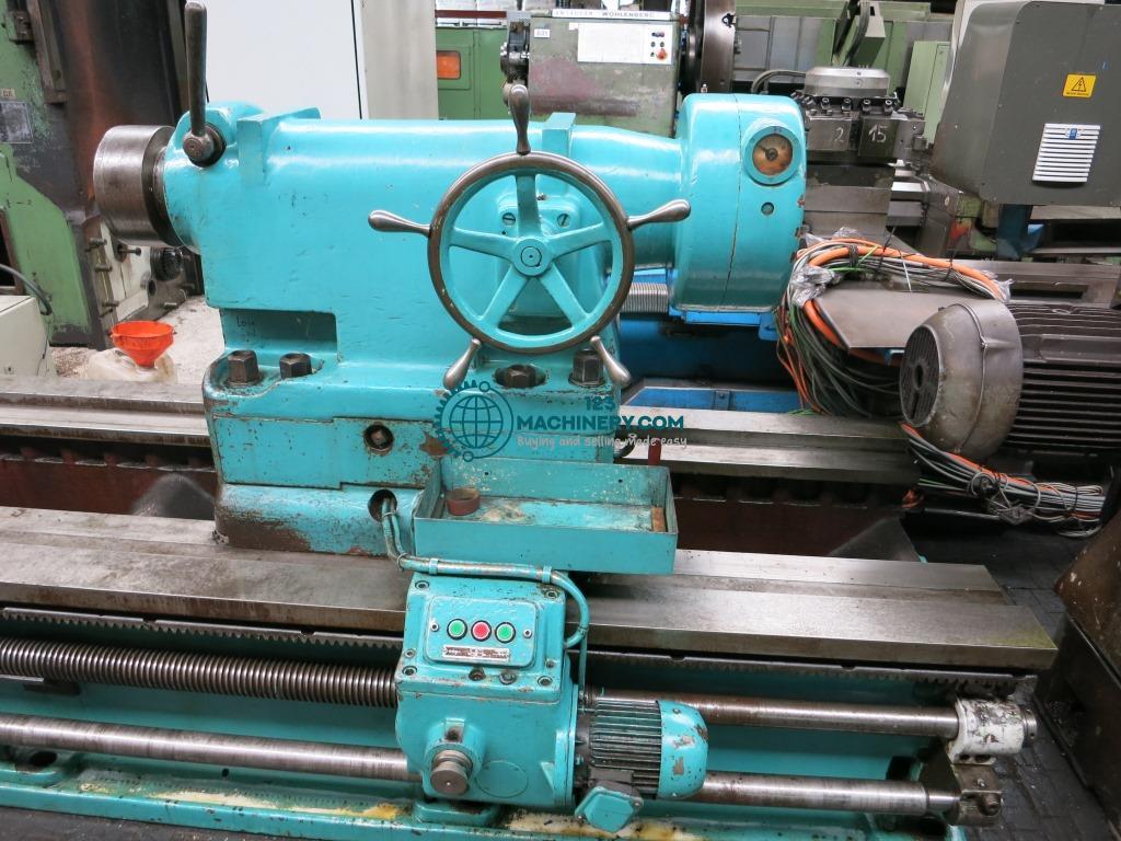 Leit- und Zugspindeldrehmaschine