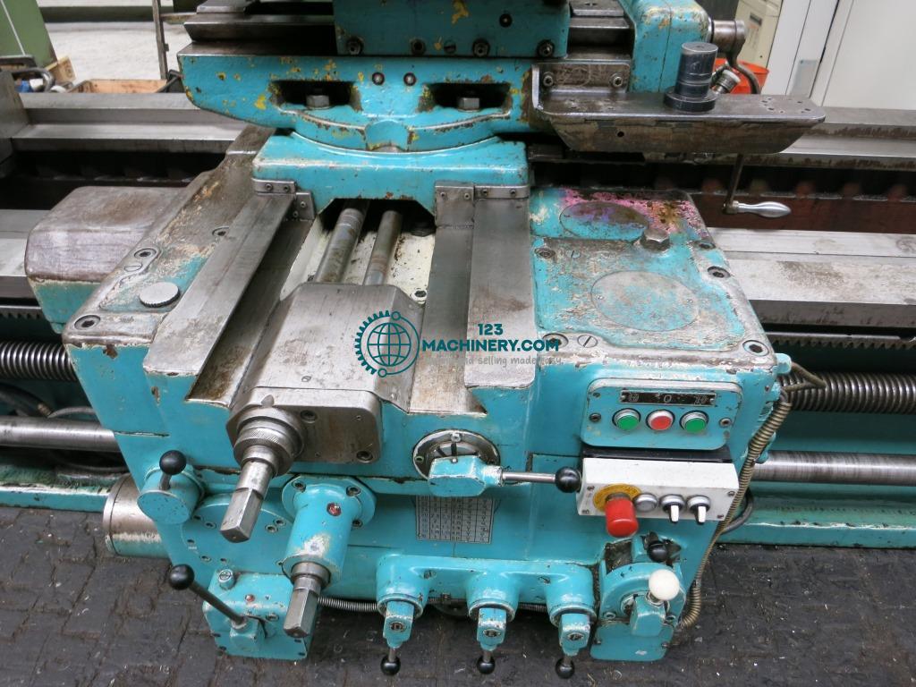 Leit- und Zugspindeldrehmaschine