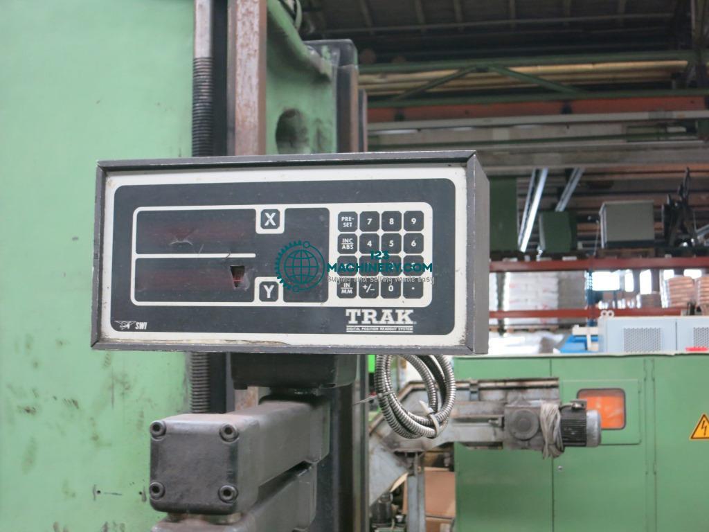 Leit- und Zugspindeldrehmaschine