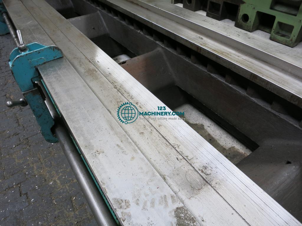 Leit- und Zugspindeldrehmaschine