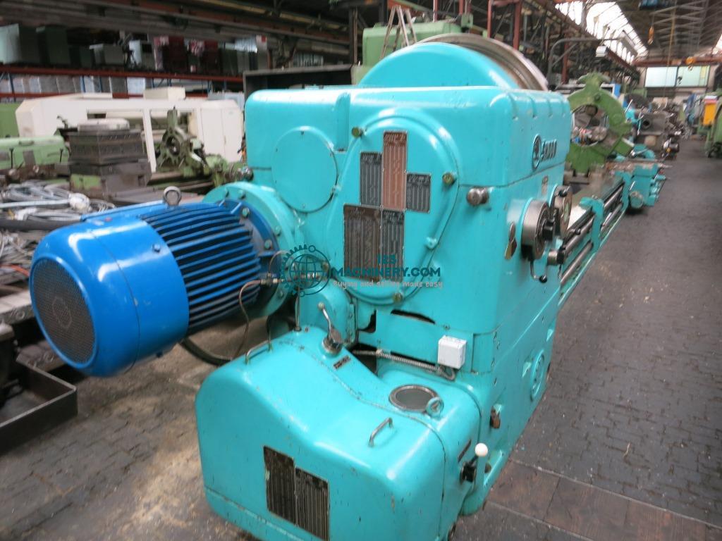 Leit- und Zugspindeldrehmaschine