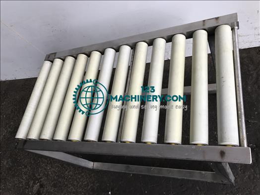 NNP Gravity roller conveyor
