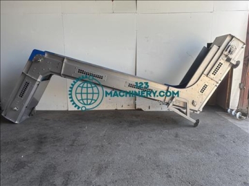 NNP Flighted elevator conveyor