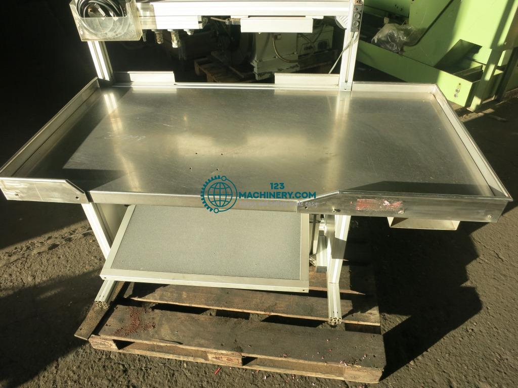 Show advert Arbeitstisch