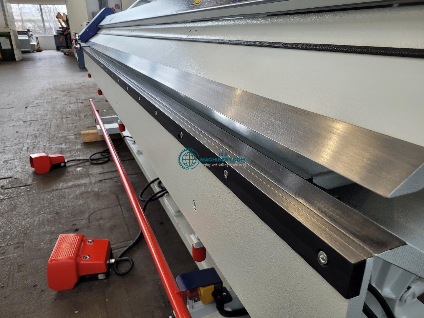 Afficher l`annonce Hydraulic long folding machine BIEGEMASTER BMTH 4.