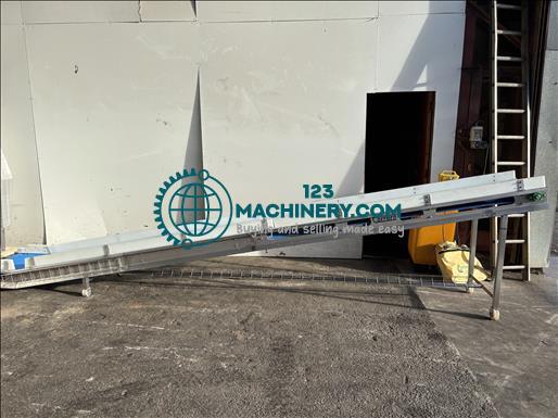 Show advert Carrera elevator conveyor