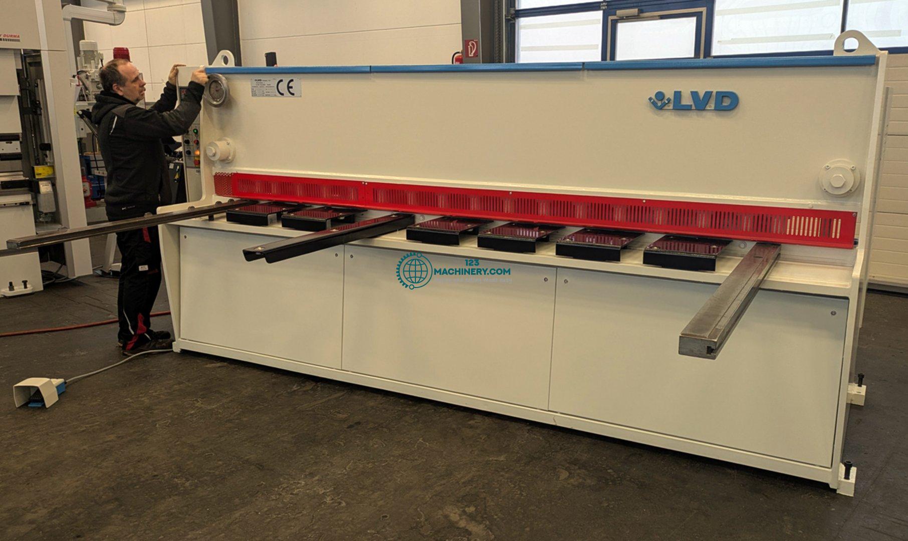 Inserat anzeigen Hydraulische Tafelschere LVD HST-C 31/6