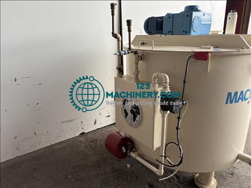 Show advert Macintyre 750Kg Chocolate tank