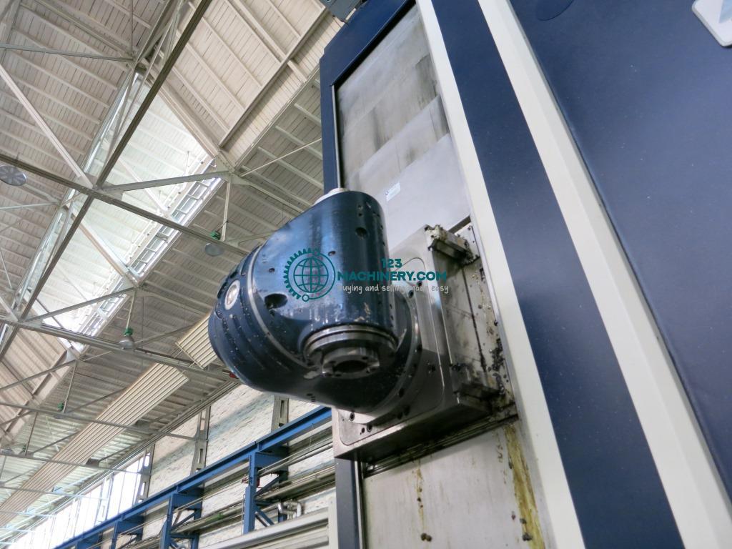 Traveling column milling machine