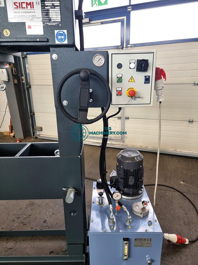 Показывать рекламу Hydraulic workshop press SICMI PSV 50 M