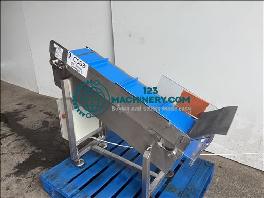 Afficher l`annonce Vulcatech Flighted elevator conveyor