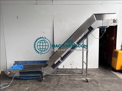 Show advert NNP Flighted elevator conveyor