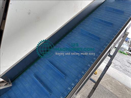 Show advert NNP Flighted elevator conveyor