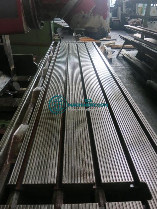 Fahrständerfräsmaschine