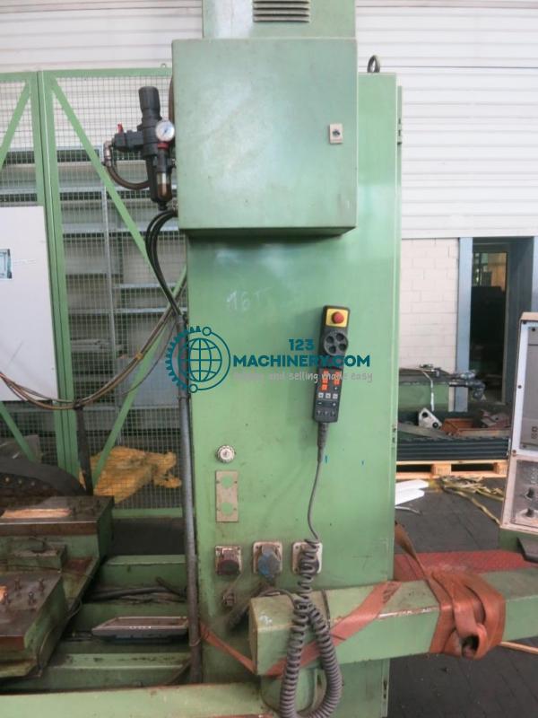 Fahrständerfräsmaschine