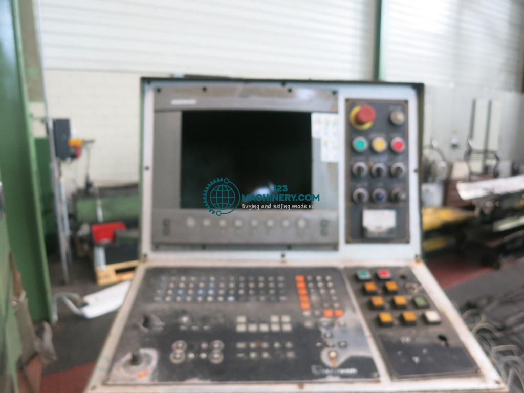 Fahrständerfräsmaschine