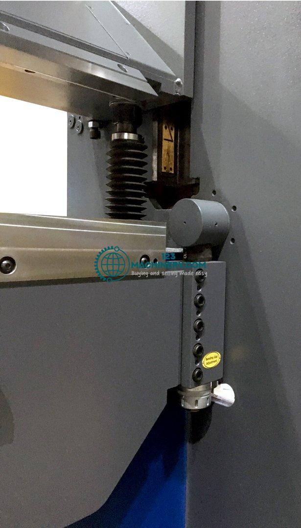 Pokaż ogłoszenie Hydraulic folding machine FINTEK V-AMH Pro 3120