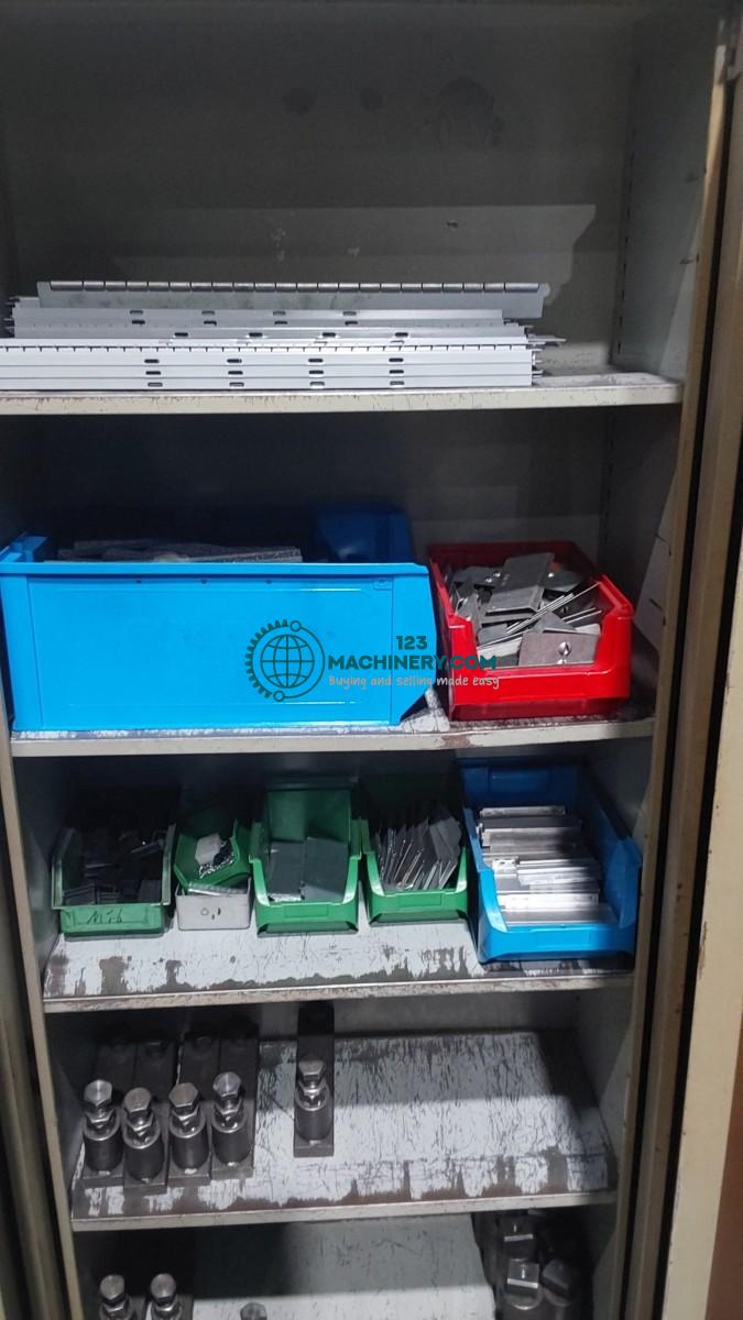 Inserat anzeigen Türenschrank