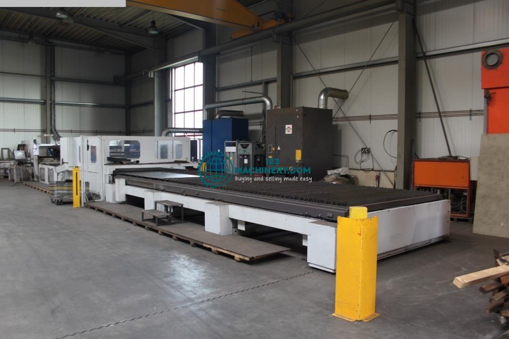 Laserschneidmaschine