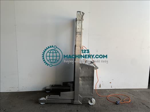 Syspal Tote bin lifter