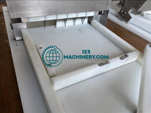 PM In Tray Cake Cutter