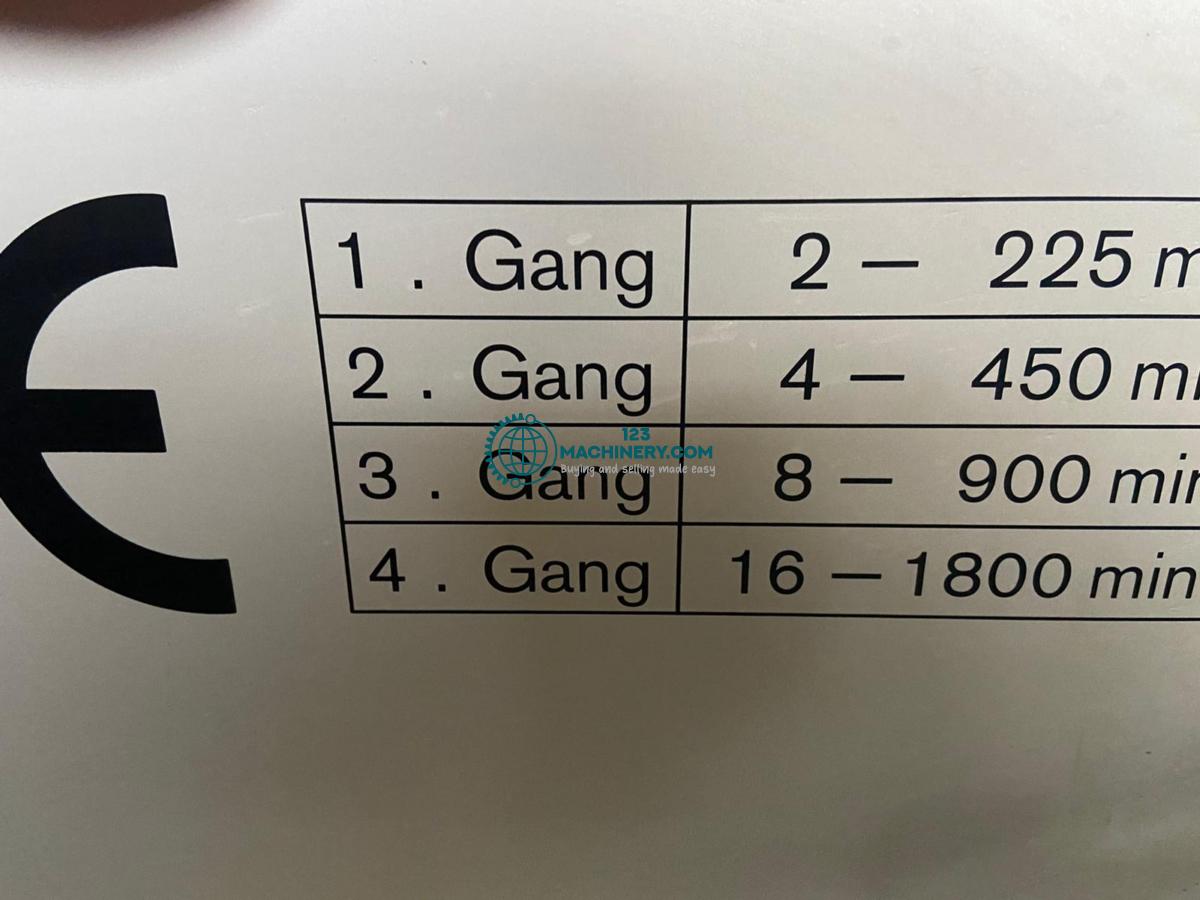 Токарный станок с управлением по циклу