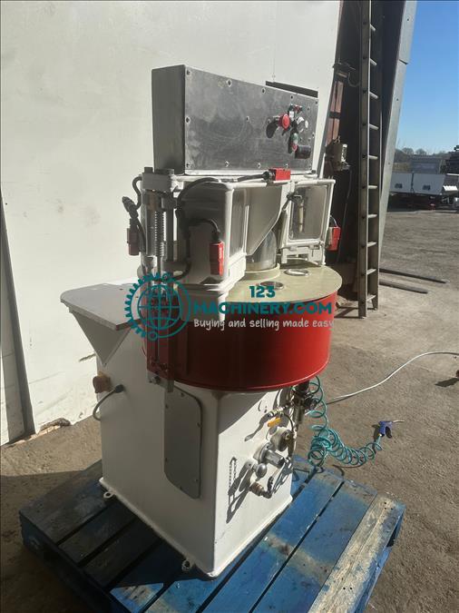 Toon advertentie Camwheat Junior Pie machine