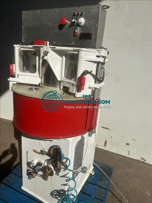 Toon advertentie Camwheat Junior Pie machine