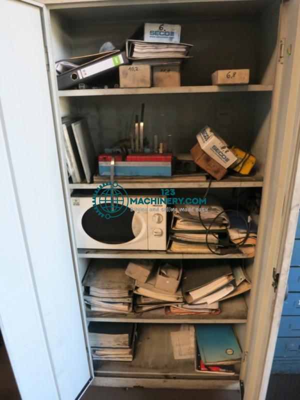 Türenschrank