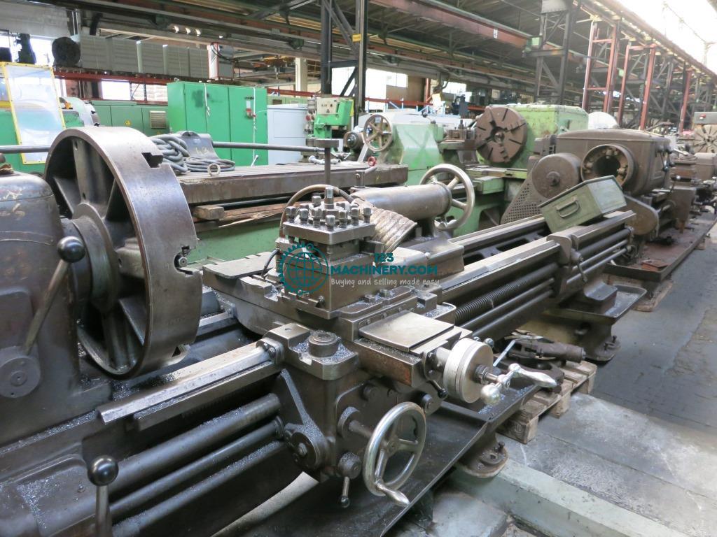 Leit- und Zugspindeldrehmaschine