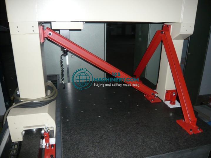 MITUTOYO B-706 securing device