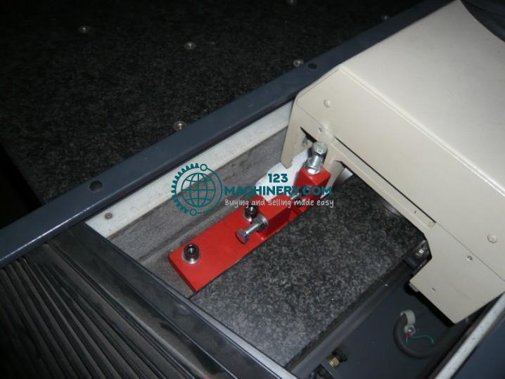 MITUTOYO B-706 securing device