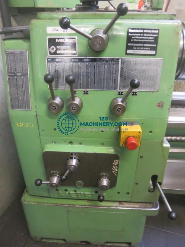 Leit- und Zugspindeldrehmaschine