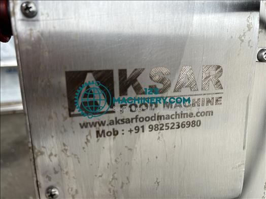 Aksar Hopper and screw feed