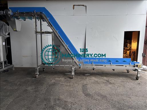 Show advert Reading Bakery Systems Flighted elevator conveyor