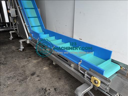 Show advert Reading Bakery Systems Flighted elevator conveyor