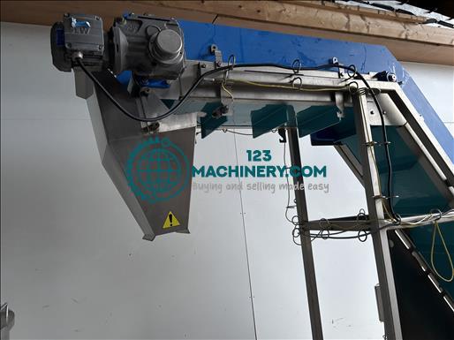 Show advert Reading Bakery Systems Flighted elevator conveyor