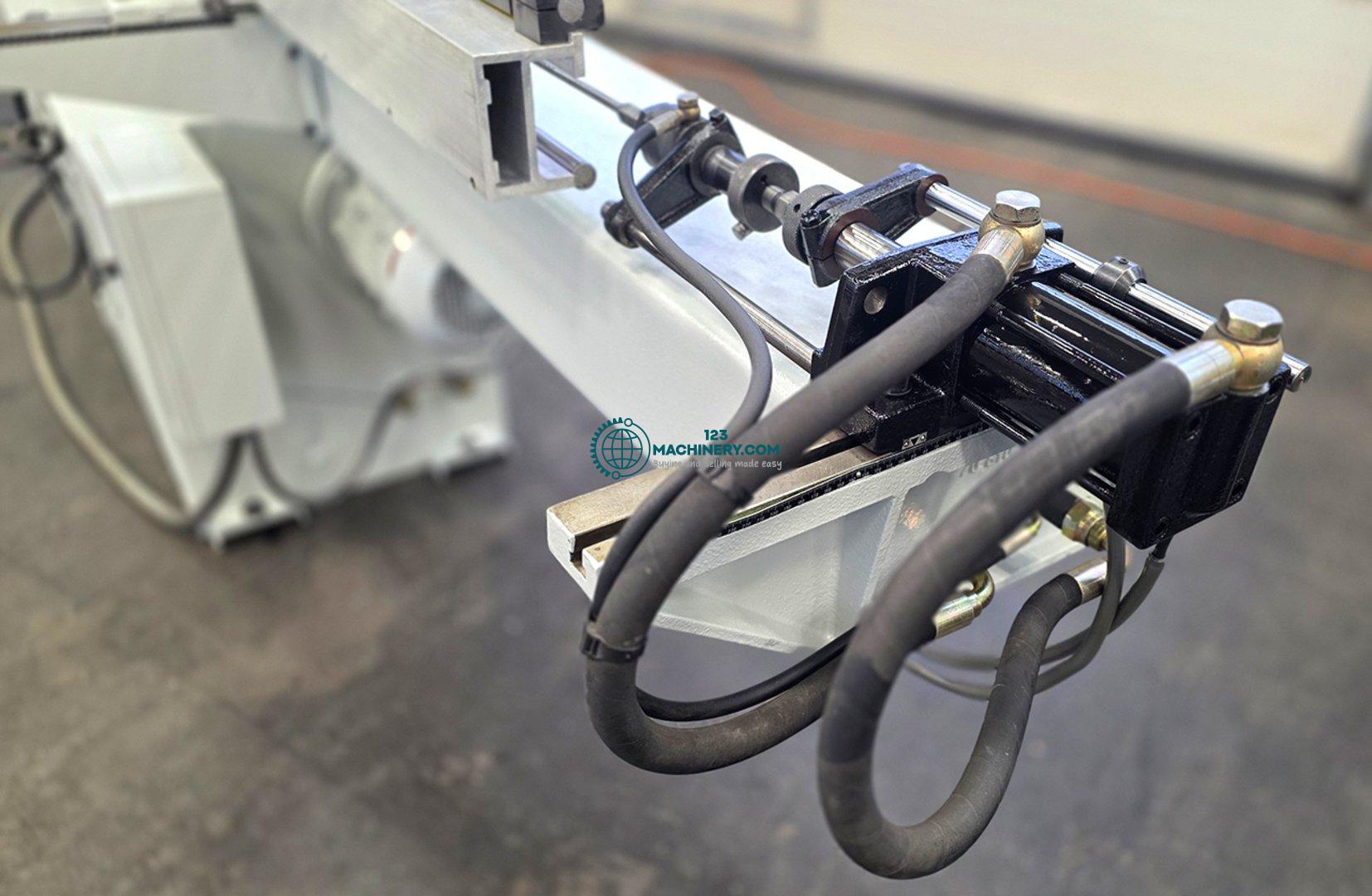 Tube bending machine with mandrel UNI 42 CD