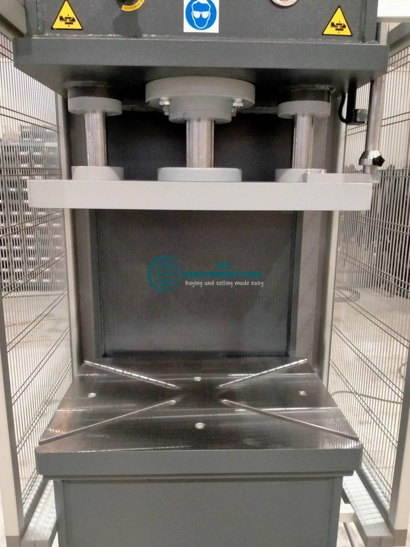 Toon advertentie Hydraulic single column press SICMI PCL 40 A