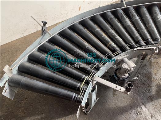 Show advert Soco systems 90 degree driven roller conveyor