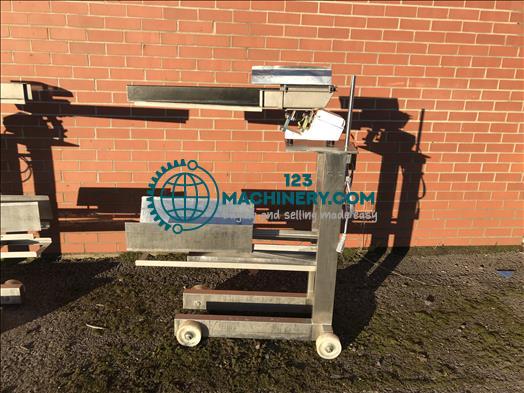 NNP Vibratory feed conveyor
